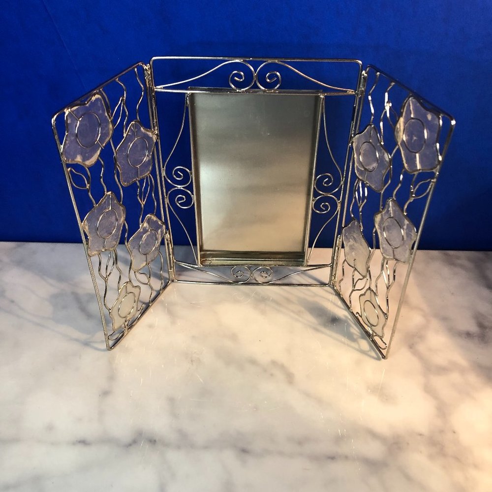 Frame Shell Picture Tabletop Frame Metal floral rectangular 3"x5" 3 hinged panel